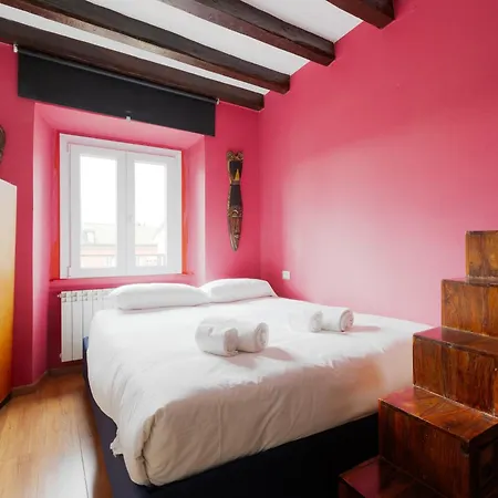 Apartament Colonne Di San Lorenzo - Colorful Apartment!