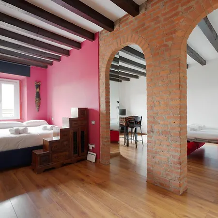 Apartament Colonne Di San Lorenzo - Colorful Apartment!