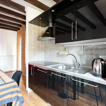 Apartament Colonne Di San Lorenzo - Colorful Apartment! *